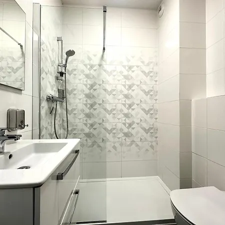 Przyjazni 16 24 - Self Check-in 20h - Lift 브로츠와프