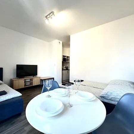 Przyjazni 16 24 - Self Check-in 20h - Lift