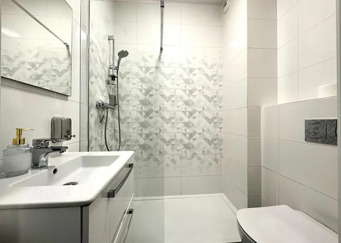 Przyjazni 16 24 - Self Check-in 20h - Lift Breslavia